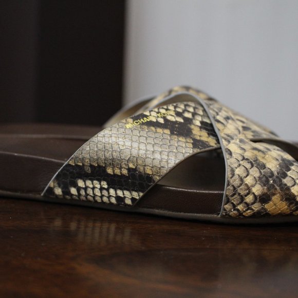 Micheal Kors Somerly Slide - Picture 3 of 5